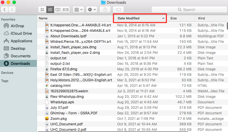 Clicking Date Modified in the Downloads section of a Mac's Finder to arrange files by date in macOS High Sierra. Clicking Date Modified in the Downloads section of a Mac's Finder to arrange files by date in macOS High Sierra.
