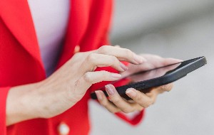 How to Know if Your Phone Is Being Tracked How to Know if Your Phone Is Being Tracked