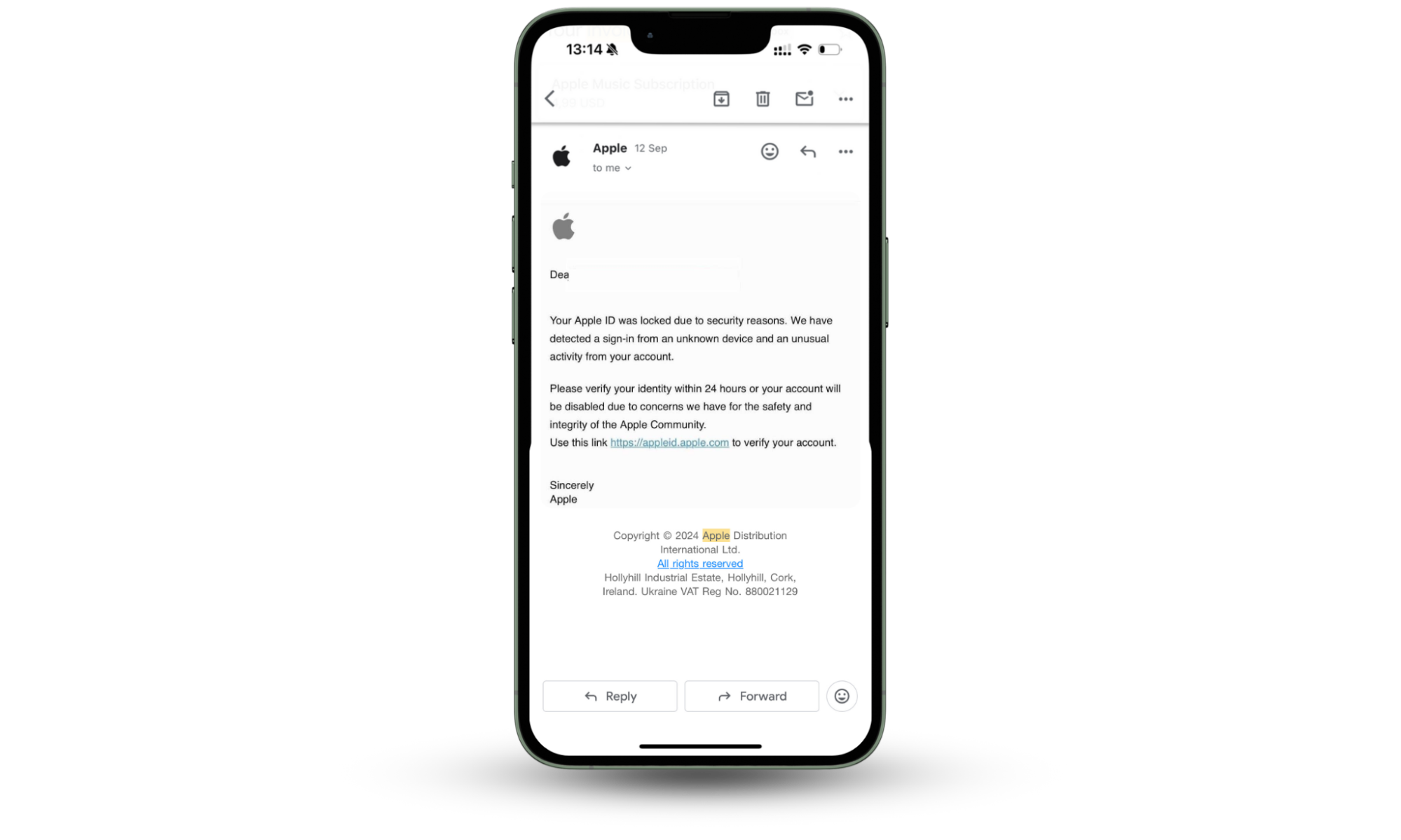 A screenshot of a fake Apple scam email. A screenshot of a fake Apple scam email.
