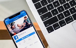 Who Is Spying on My Facebook? Who Is Spying on My Facebook?