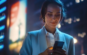 How to Know if Someone Is Spying on Your Snapchat How to Know if Someone Is Spying on Your Snapchat